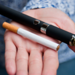 E-cigaretter ökar risken att ungdomar börjar röka vanliga cigaretter